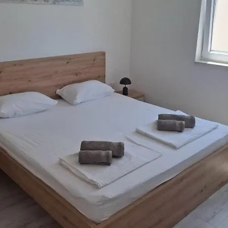 Mima Appartement Povljana